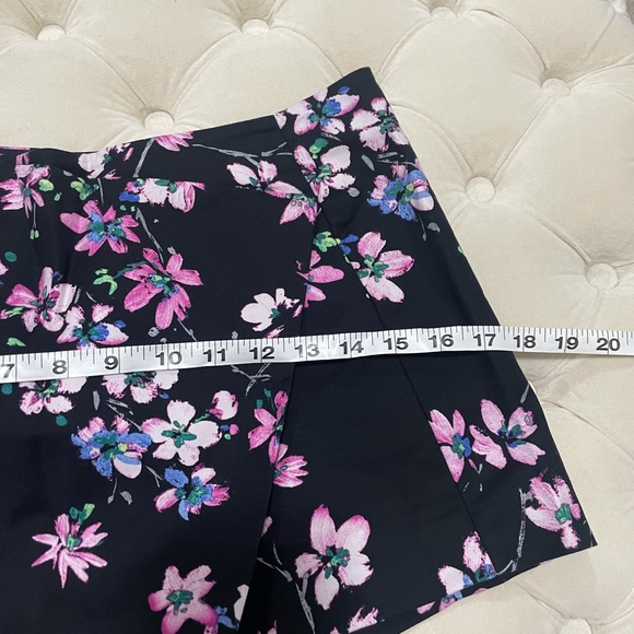 Express Floral Skort - Picture 5 of 6